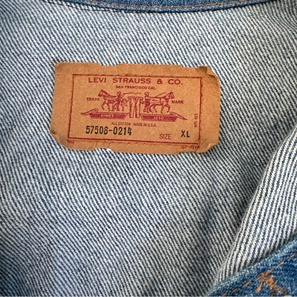 Vintage LEVI STRAUSS & CO Type 3 Denim Trucker Jacket with a red tab - Picture 3 of 8